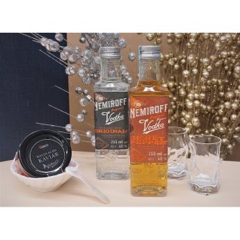 - Regalo di Capodanno "Set di 2 vodka Nemiroff + 2 bicchieri + 1 caviale di salmone rosa 100 gr" - Regalo di Capodanno "Set di 2 vodka Nemiroff + 2 bicchieri + 1 caviale di salmone rosa 100 gr"